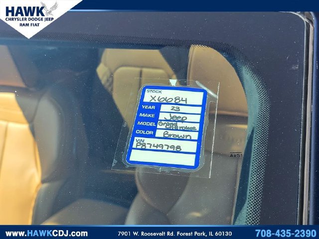 Used 2023 Jeep Grand Cherokee L Summit AWD/4WD image 36