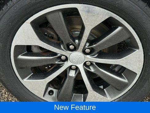 Used 2019 Jeep Cherokee Overland image 11