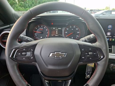 Used 2024 Chevrolet Trax RS w/ Sunroof Package FWD image 19