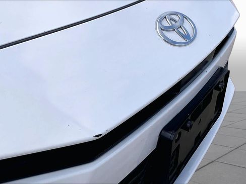 Used 2025 Toyota Camry SE FWD image 31