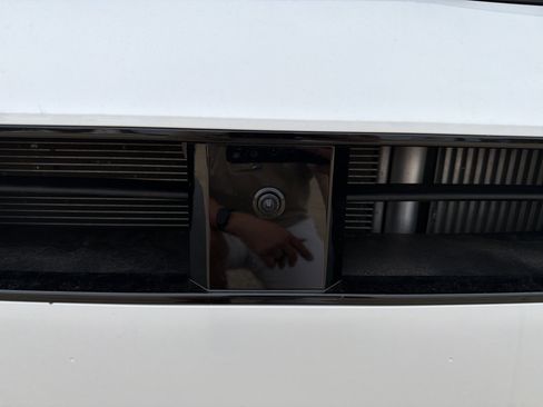 Used 2024 Hyundai Santa Fe Calligraphy image 4