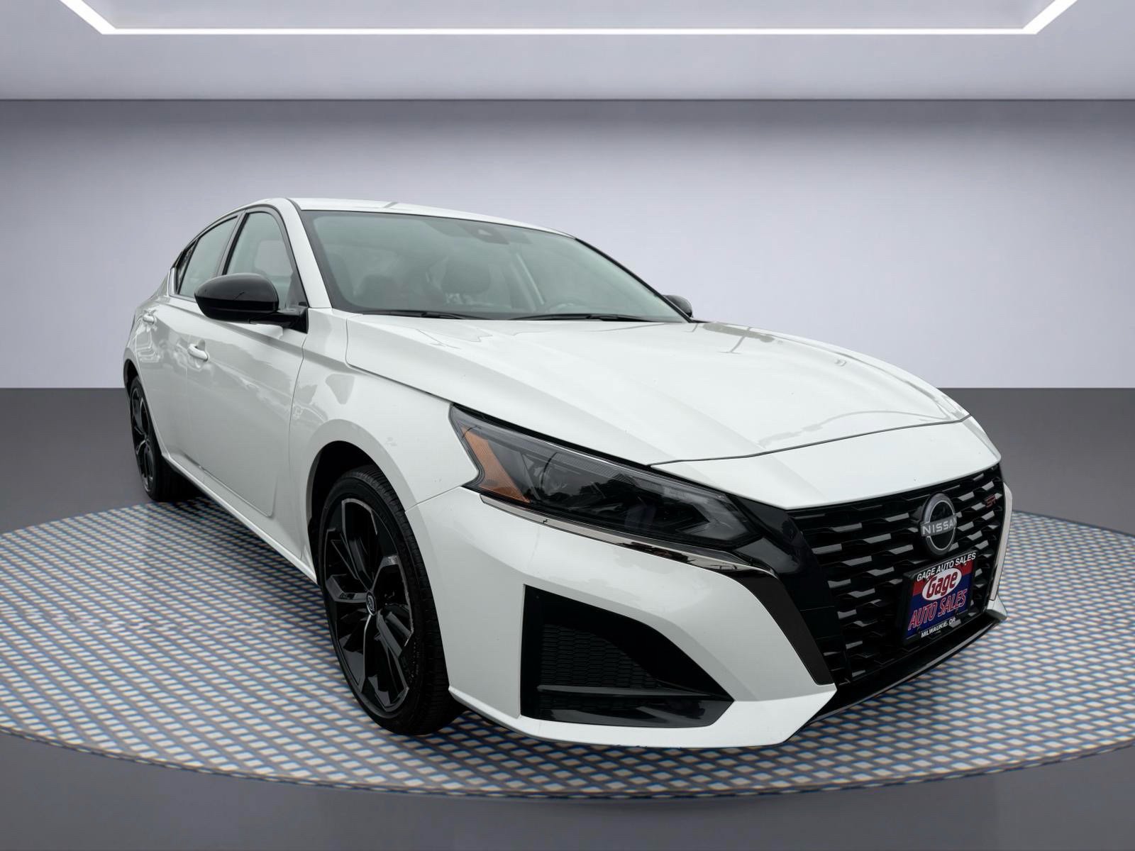 Used 2025 Nissan Altima 2.5 SR AWD/4WD image 12