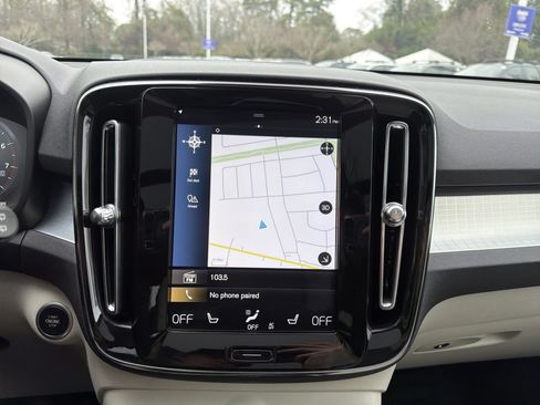 Used 2020 Volvo XC40 T5 Momentum w/ Protection Package Premier image 24