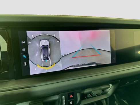 Certified 2026 Porsche Cayenne GTS AWD/4WD image 17