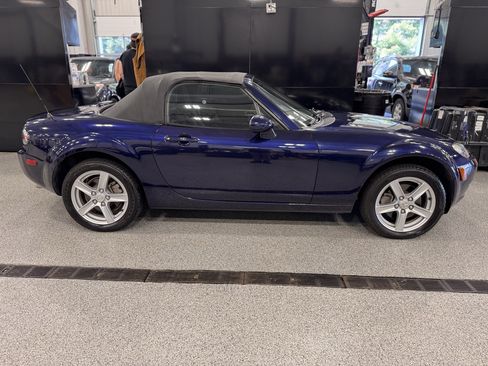 Used 2007 MAZDA MX-5 Miata Sport image 20