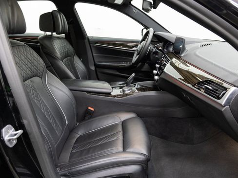 Used 2020 BMW M550i xDrive w/ Dynamic Handling Package image 14