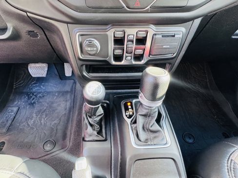 Used 2020 Jeep Gladiator Sport w/ Quick Order Package 24S image 15