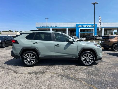 Used 2022 Toyota RAV4 XLE Premium FWD image 2
