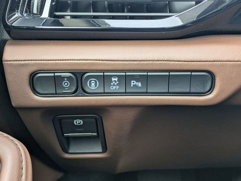 Used 2024 Acura MDX FWD w/ Technology Package image 18