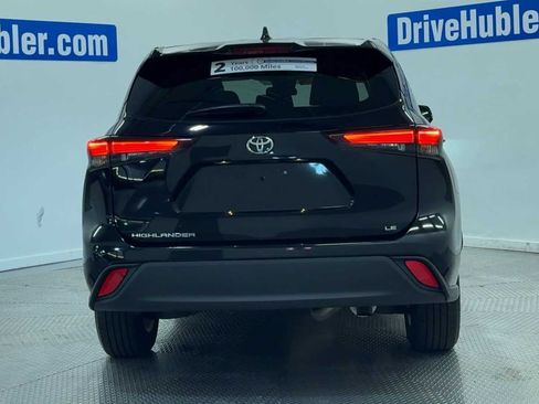 Used 2025 Toyota Highlander LE FWD image 7