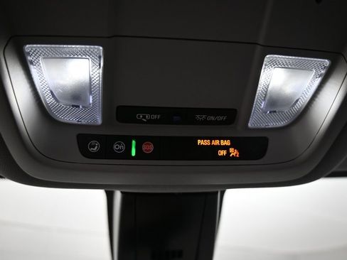 Used 2025 Chevrolet Blazer LT FWD image 21
