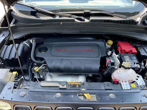 Used 2020 Jeep Renegade Altitude FWD image 9