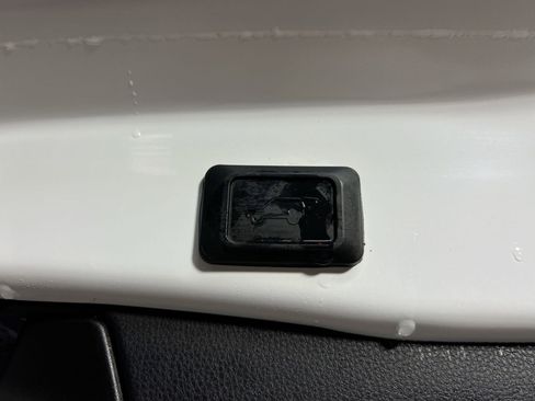 Used 2022 Toyota RAV4 XLE Premium image 31