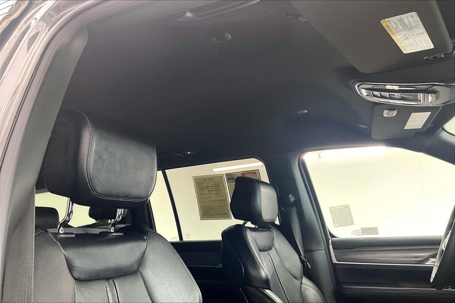 Used 2024 Jeep Wagoneer L Series III w/ Flexible Seating Group AWD/4WD image 24