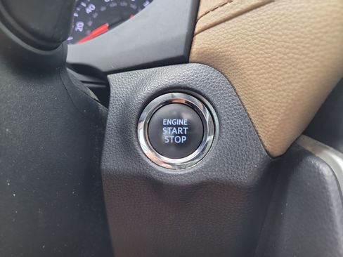 Used 2021 Toyota RAV4 XLE Premium FWD image 28