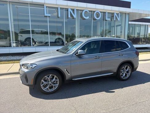 Used 2023 BMW X3 xDrive30i w/ Premium Package AWD/4WD image 3