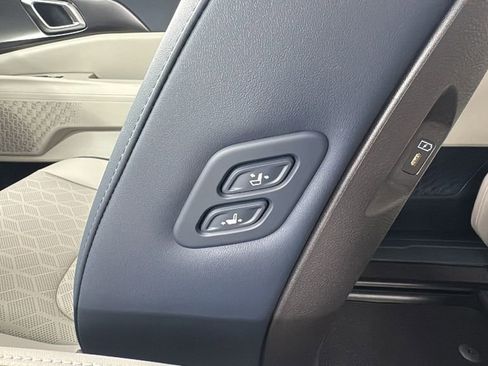 New 2026 Kia Carnival SX w/ SX Dark Edition Package FWD image 41