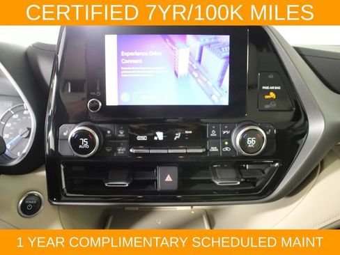 Used 2024 Toyota Highlander XLE AWD/4WD image 24