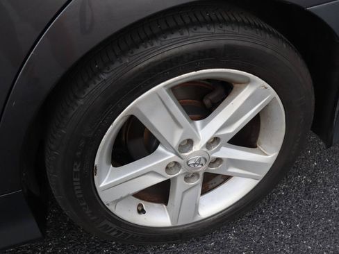 Used 2014 Toyota Camry SE w/ Leather Package FWD image 28