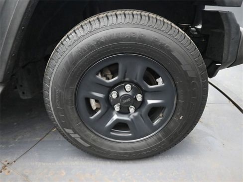 Used 2023 Jeep Wrangler Sport image 29