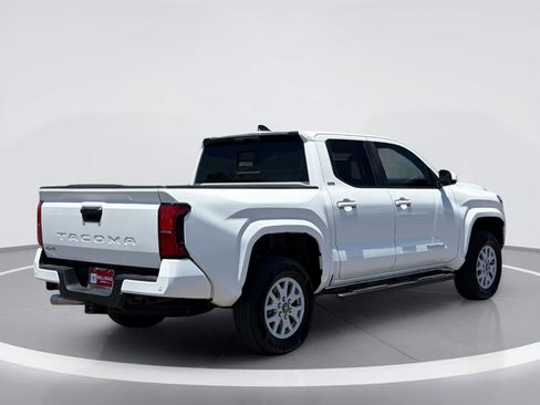 Used 2025 Toyota Tacoma SR5 AWD/4WD image 3