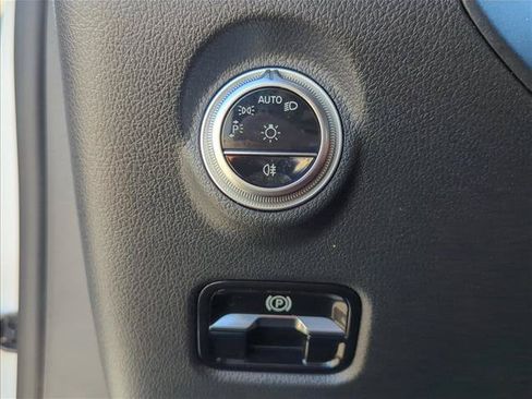 Used 2022 Mercedes-Benz C 300 Sedan image 10