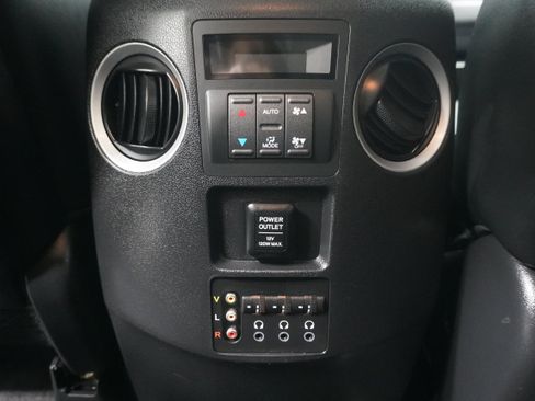 Used 2011 Honda Pilot Touring image 16