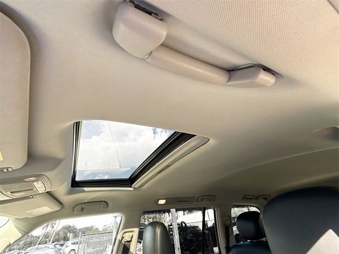 Used 2023 Nissan Armada SL image 24