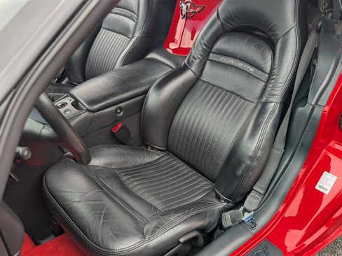 Used 2004 Chevrolet Corvette Convertible w/ Preferred Equipment Group image 16