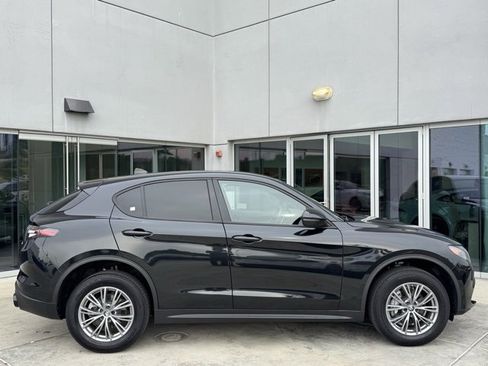 Used 2024 Alfa Romeo Stelvio Sprint image 9
