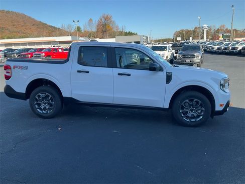 New 2025 Ford Maverick XLT w/ XLT Luxury Package image 4