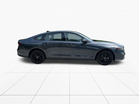 Used 2025 Honda Accord SE image 10