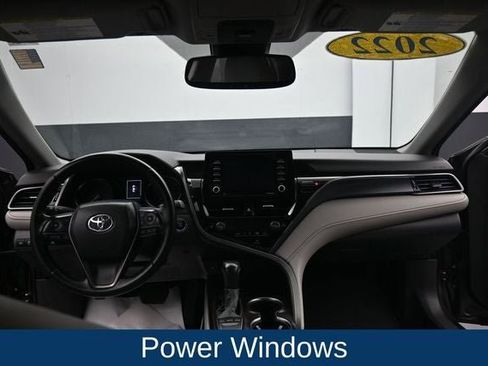 Used 2022 Toyota Camry SE w/ Convenience Package FWD image 17