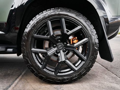 Used 2023 Land Rover Defender 110 X AWD/4WD image 25