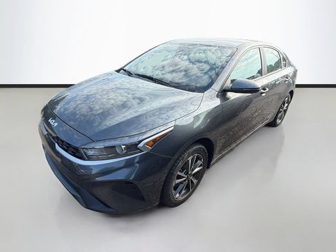 Used 2023 Kia Forte LXS w/ LXS Technology Package FWD image 5