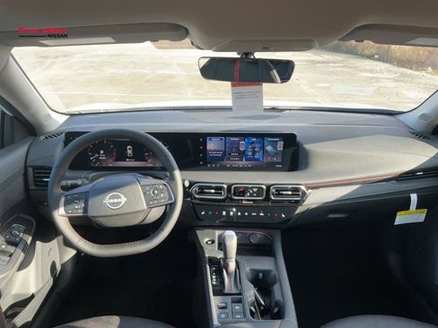 New 2026 Nissan Sentra SR w/ SR Premium Package FWD image 27
