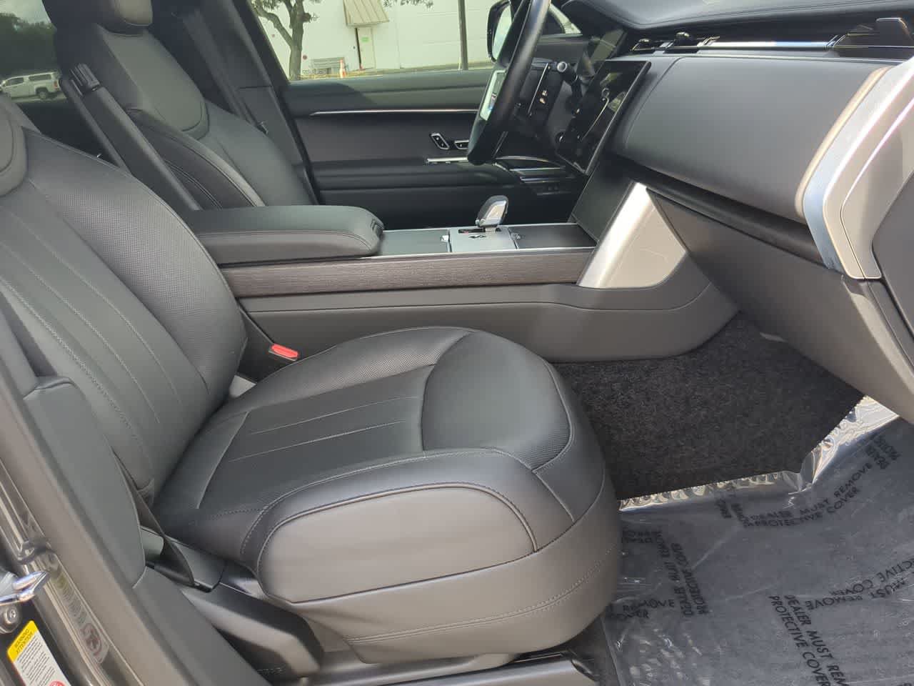 Certified 2025 Land Rover Range Rover SE AWD/4WD image 24