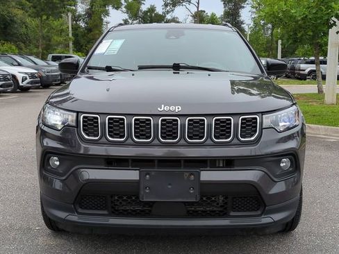 Used 2024 Jeep Compass Latitude AWD/4WD image 9