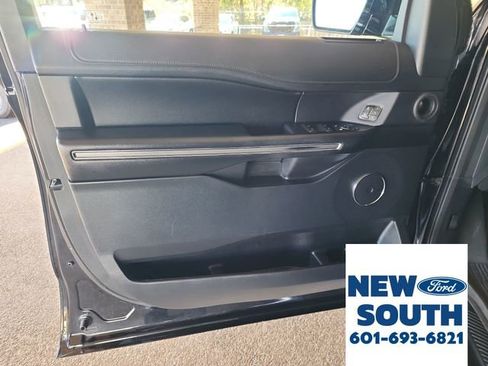 Used 2020 Ford Expedition XLT w/ Equipment Group 202A image 9
