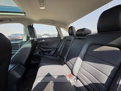 Used 2023 Volkswagen Jetta SE FWD image 11