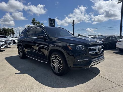 Used 2022 Mercedes-Benz GLS 450 4MATIC image 3