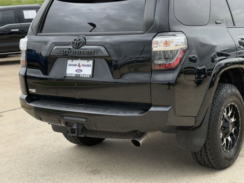 Used 2022 Toyota 4Runner SR5 image 8