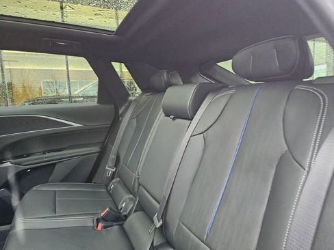 New 2026 Cadillac Lyriq Sport image 17