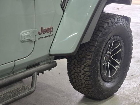 Used 2024 Jeep Wrangler Unlimited Rubicon image 19
