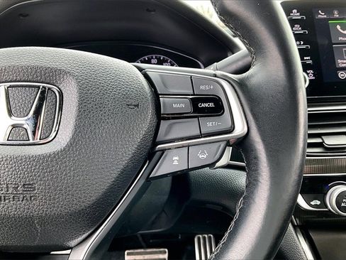 Used 2018 Honda Accord Sport image 11