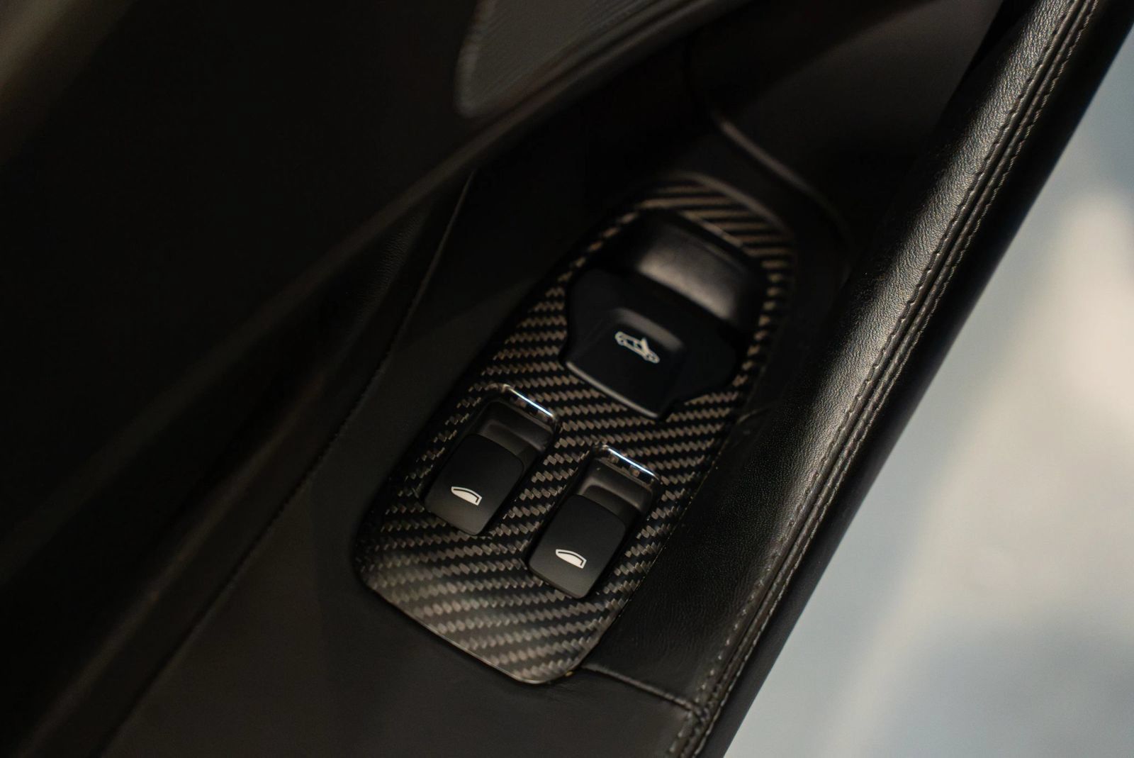 Used 2016 McLaren 570S Coupe RWD image 38