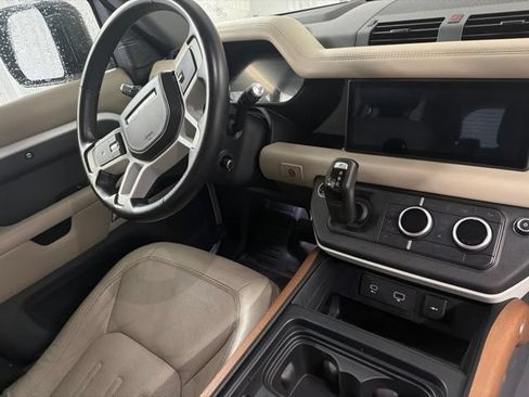 Used 2020 Land Rover Defender 110 HSE AWD/4WD image 25