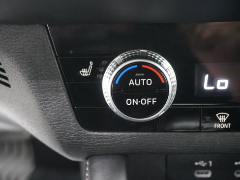 Used 2025 Mitsubishi Outlander SE FWD image 24