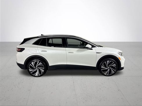 Certified 2025 Volkswagen ID.4 Pro S Plus AWD/4WD image 5
