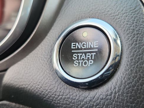 Used 2020 Ford Fusion SE FWD image 19